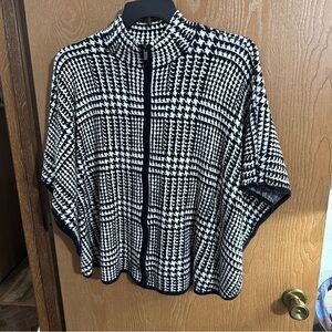 Jones New York Signature Sweater Poncho Houndstooth Size L/XL